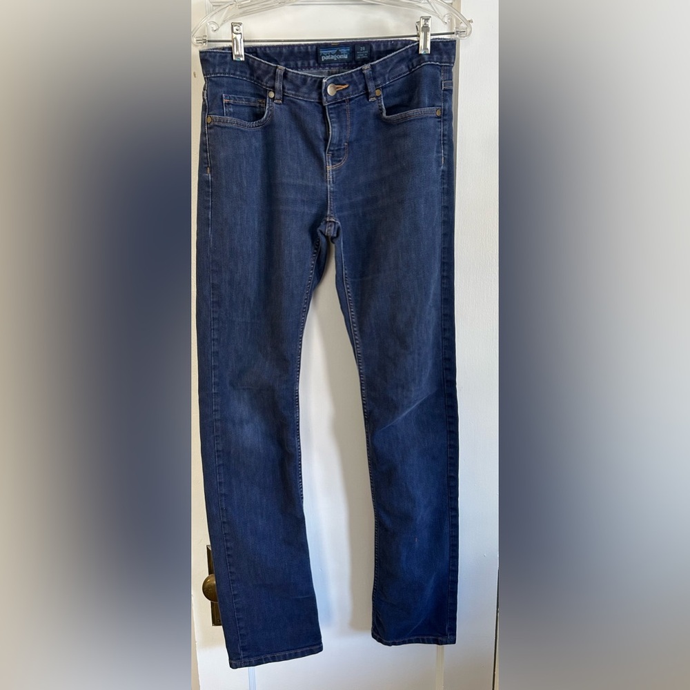Women’s Patagonia size 28 straight leg jeans GUC